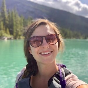 Meet your Posher, Genevieve